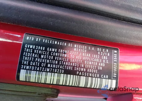 2018 Volkswagen Beetle 2.0T Coast/2.0T S из США, поврежденный, VIN 3VWFD7AT2JM718239